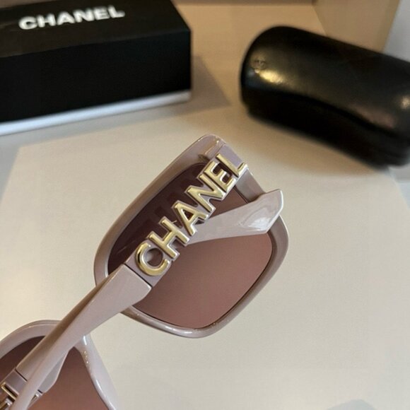 CHANEL Women\'s Sunglasses